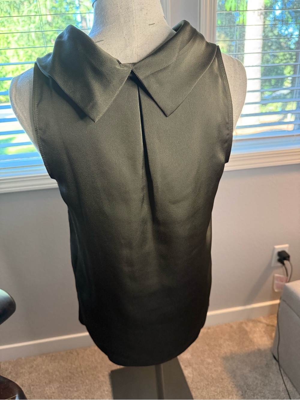 Vince Camuto Olive Green Sleeveless Collared Shell Top